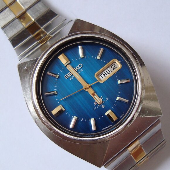 VINTAGE AUTOMATIC SEIKO DX , RUN GREAT - Picture 1 of 5